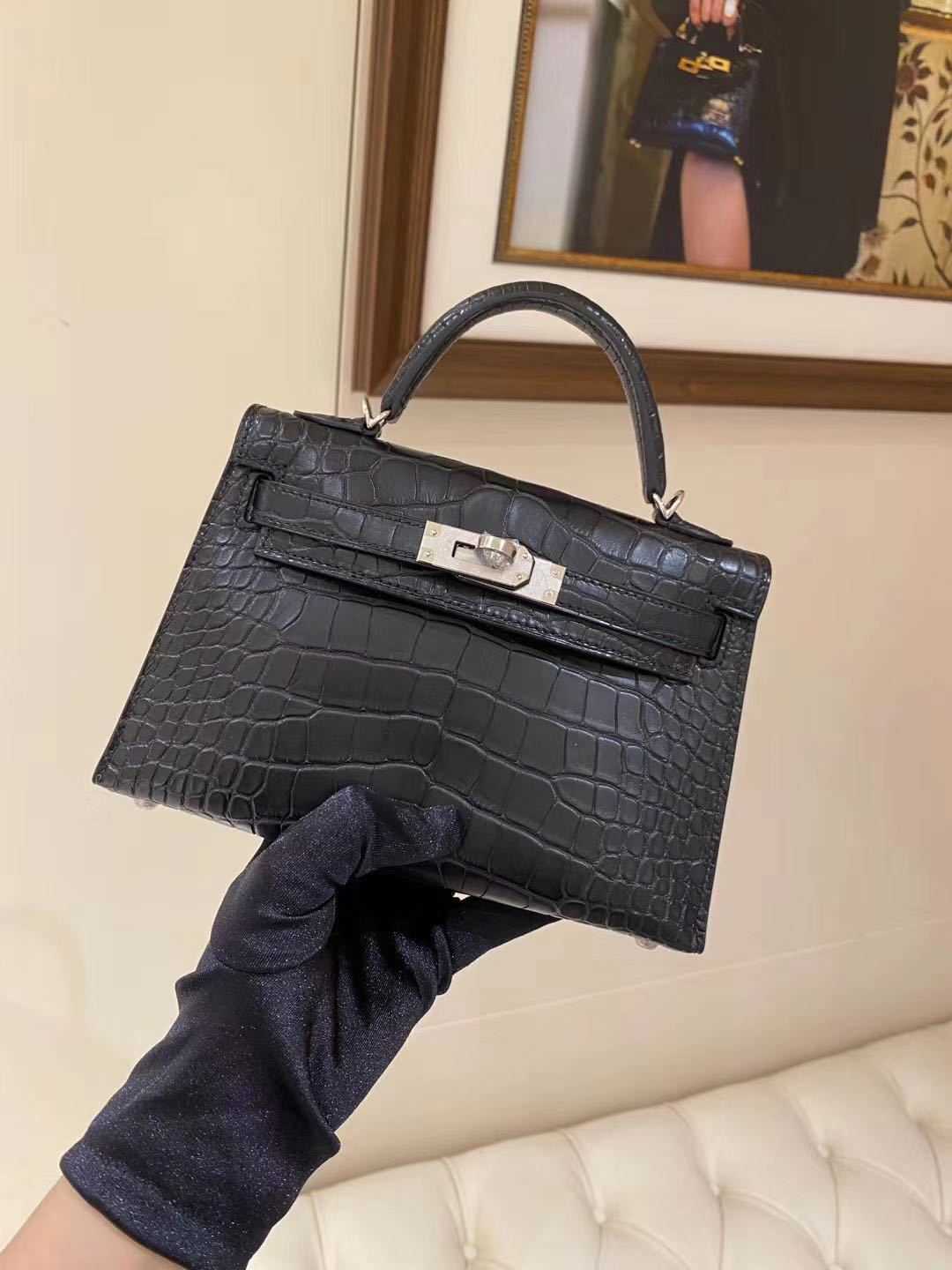 

Fashion Women Totes bags Cowskin Genuine leather Handbag 2022 new Baotou leather crocodile pattern hand-held Single Shoulder Messenger Himalayan diamond, Black
