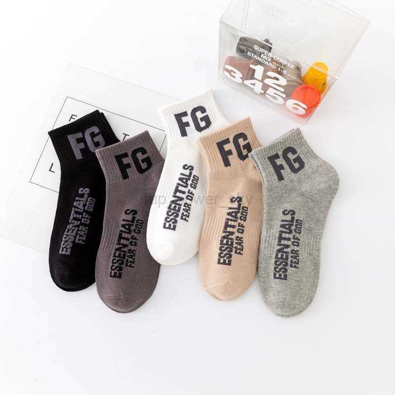 Chaussettes masculines Designer essentiels mascules pour femmes marques de mode chaussettes riches en coton sportif de coton