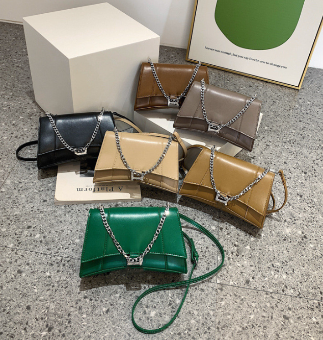 

Fashion Family High Version Women's Hourglass Leather One Shoulder Slant Cross, Aspic