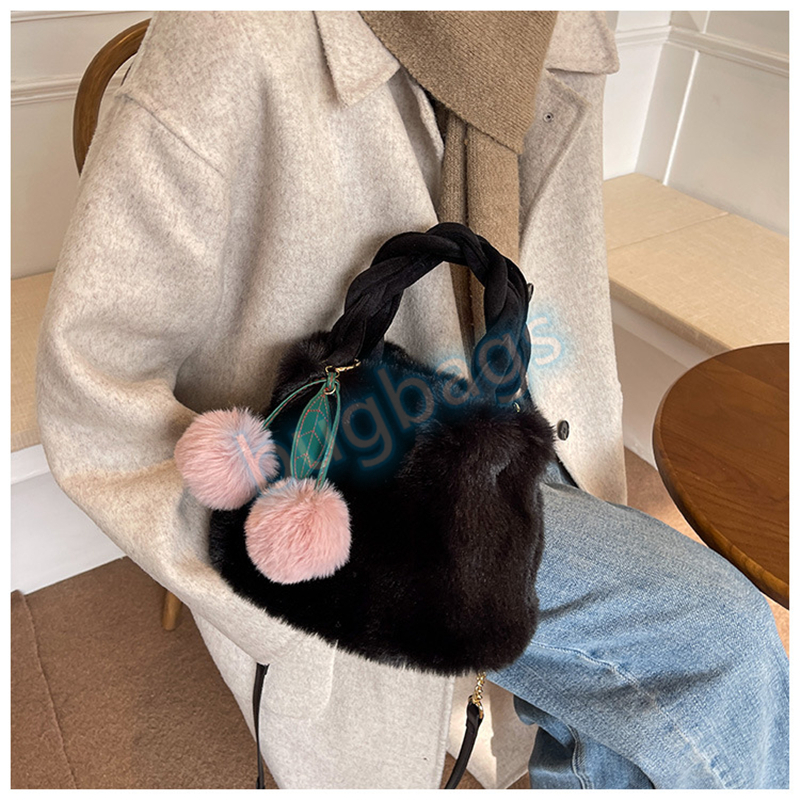 

HBP Plush Small Bag Women Autumn Wnter 2022 New Cute Cross-body Portable Bucket Bags, White