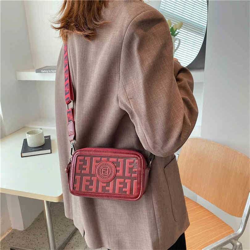 

70% OFF 2023 Designer bag Women's autumn and winter color contrast embossed letter small square wide strap Single Messenger, Red