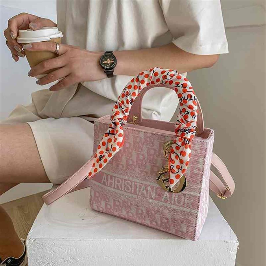 

2022 Latest Models handbag whole women's embroidery Princess Red Shoulder trend266N, Silk scarf
