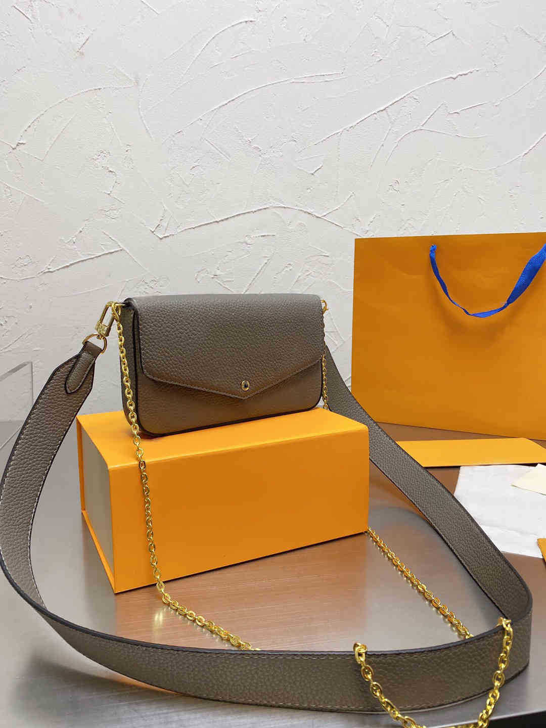 Designers Sacs de luxe pour femmes Louiseity 1 VIUTONITY SCHAGS LVS CROSSBOCK SOBLO