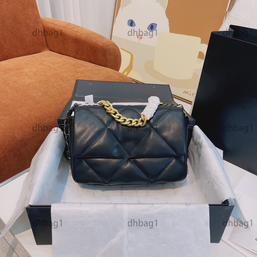 

2022 Women Classical 19 Designer Autumn And Winter Collection Flap Handbags Multicolor Diamond Clamshell Hardware Chain Trendy One-Shoulder Crossbody Bag 25CM, Black