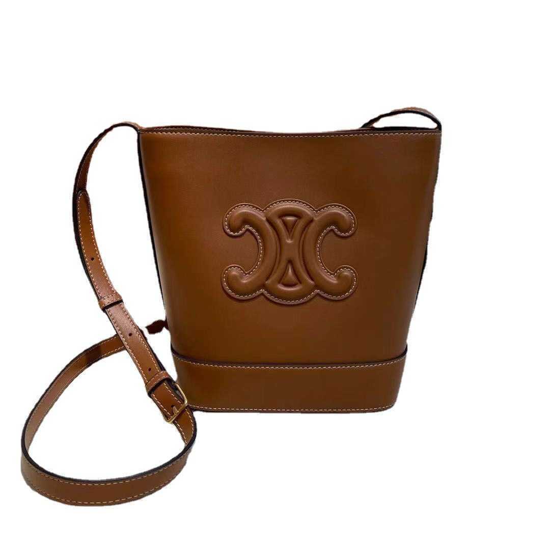 

Shoulder bag New arched bucket leather women's large capacity single shoulder messenger bag, Pink