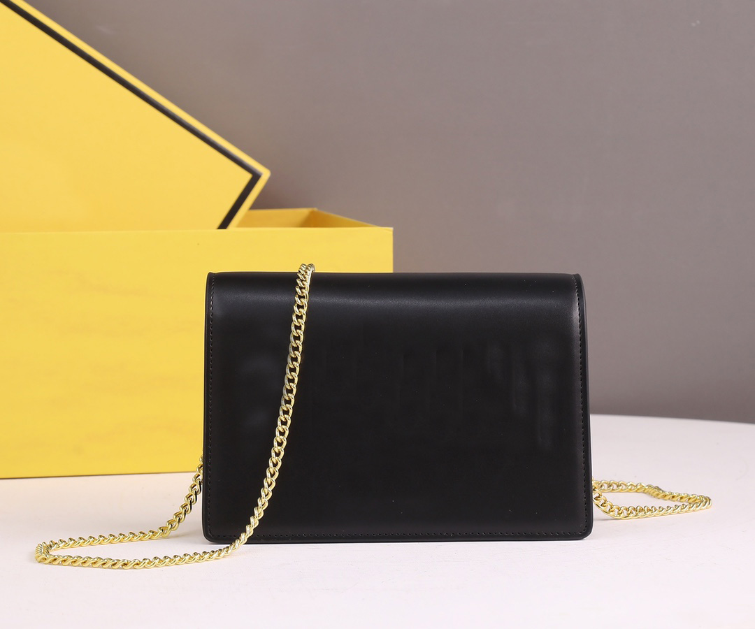 

Women F chain Bags Designer Luxury Shoulder Crossbody Hand Bags Classic Flap Purse Handbag Fashion Famous Messenger Wallet 8946