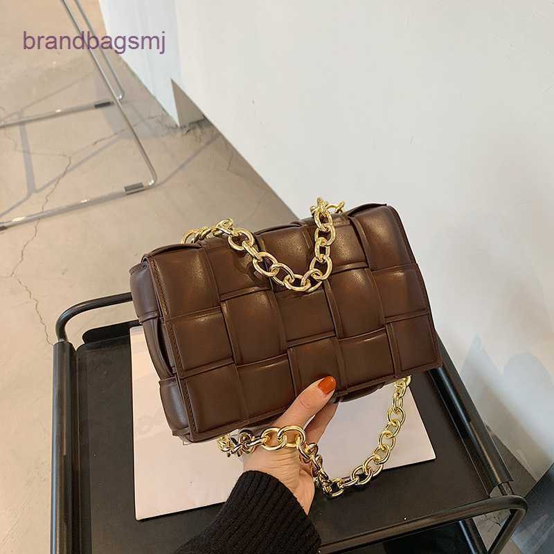 

Bottegas Bag Cassette Venetas 2022 women's handbag texture woven pillow spring new straddle chain, Red