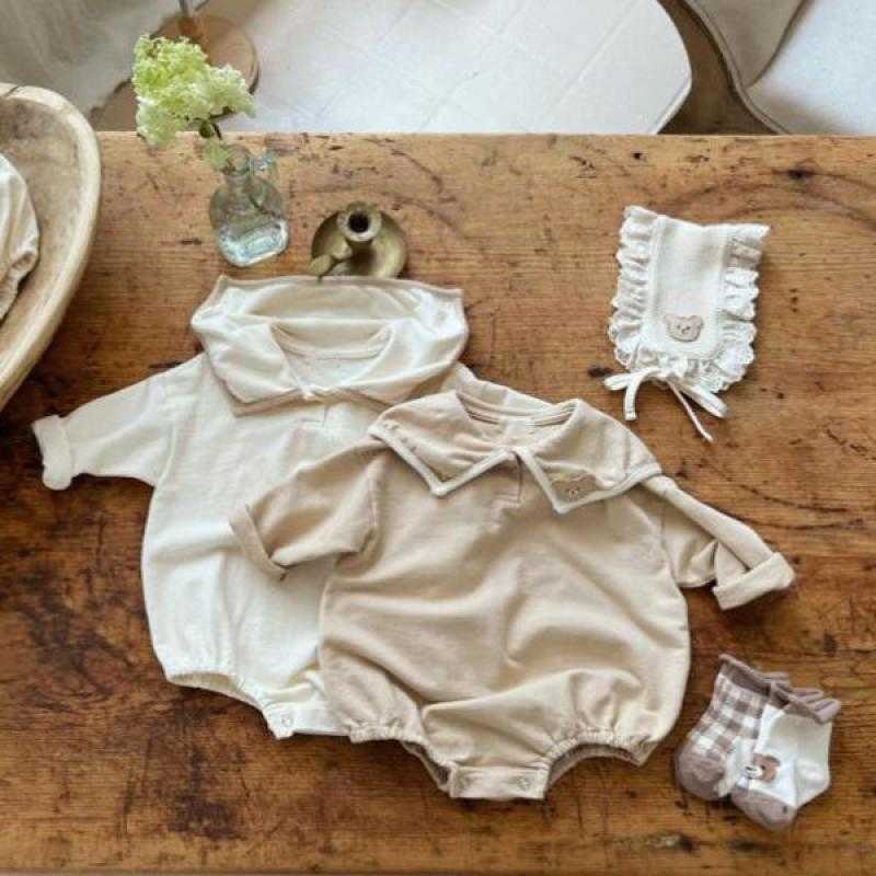 

Rompers 2022 New Long Sleeve Bodysuit Baby Girl Cute Bear Comfortable Jumpsuit Boy Collar Bodysuits With Decoration J220922, Beige