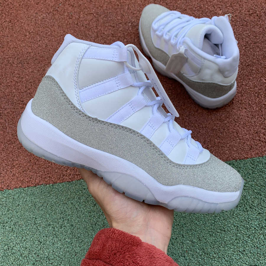 

Golf shoe Jumpman 11 Mens designer Basketball Shoes Cool Grey Cherry Low 72 10 Pure Violet Cap and Gown Gamma Blue Women Outdoor Sports Sneakers air, Shown