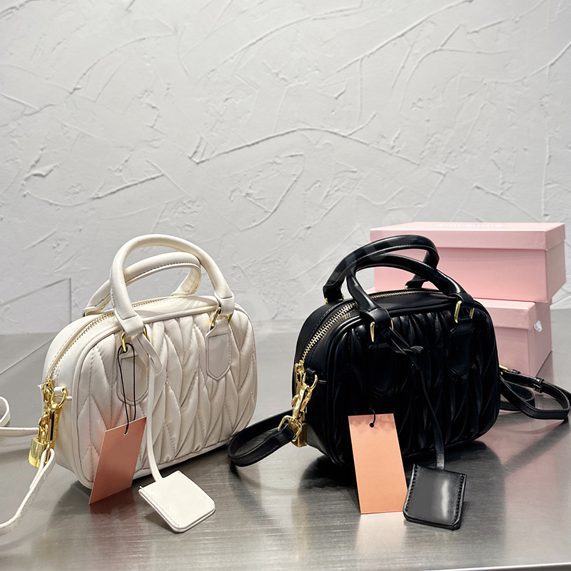 

Embroidered Crossbody Bag Women Fashion Shoulder Bags Temperament Handbag Classic Style Cross Body Shopping Wallet 2 Colors, White
