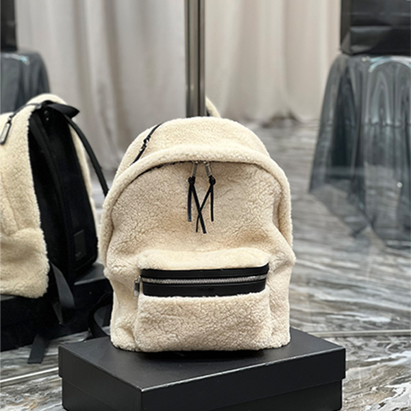 

Luxurys Designers y Lamb wool Backpack FW Fashion white Fluffy Bag women's satchel travel holiday weekand bags Triangle large capacity Backpacks