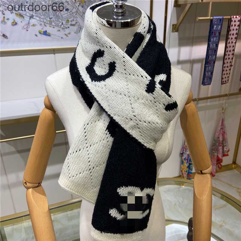 

Autumn and winter new letters double face knitted scarf women versatile fashion couples cashmere warm scarf