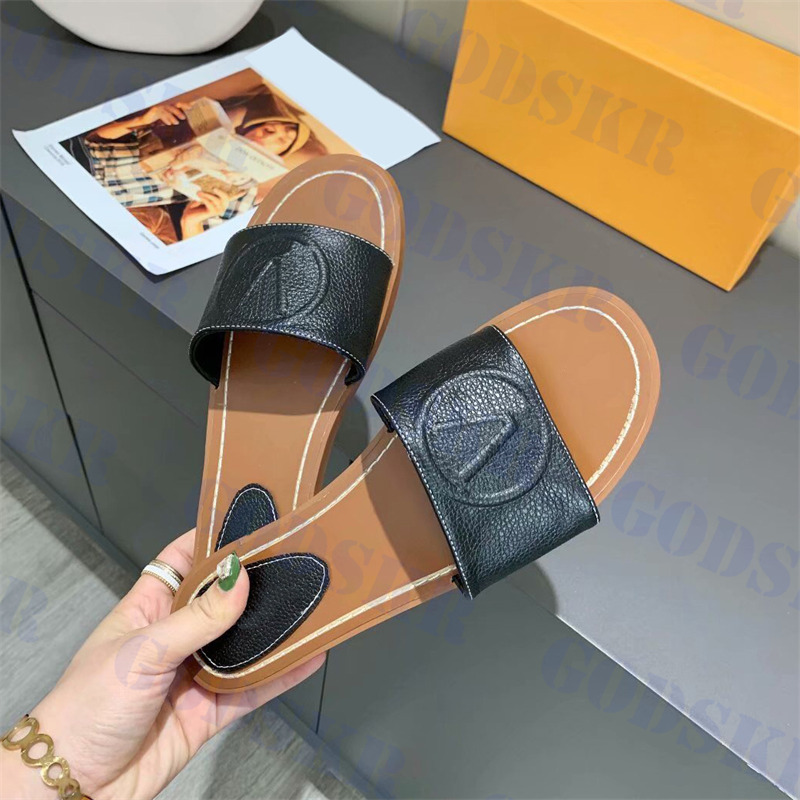 

Womens Leather Sandals Home Shoes Brand Logo Slippers For Women Travel Light Ladies Slipper Three colors