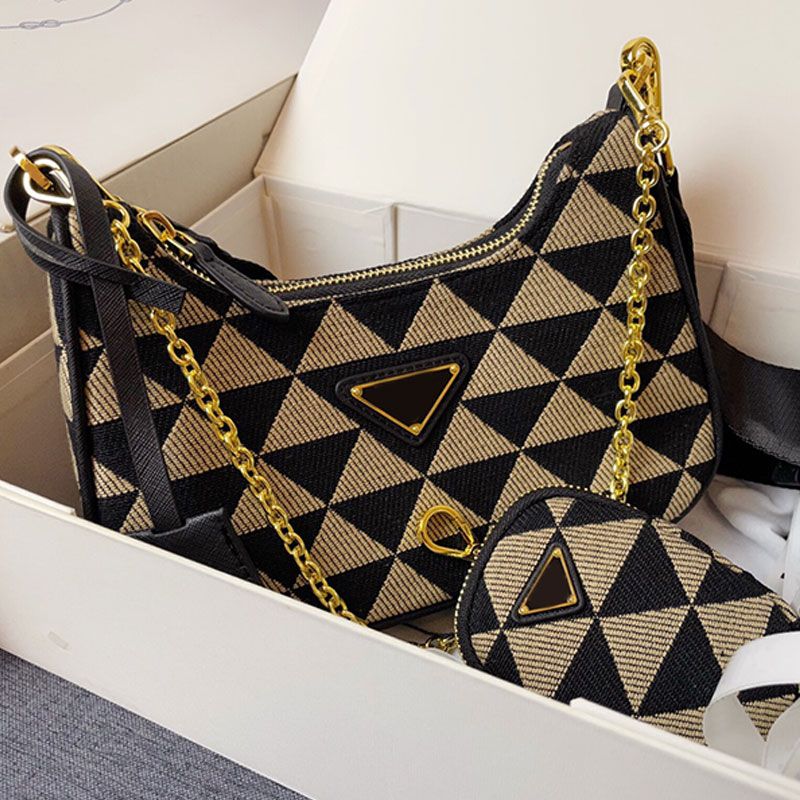 Sac à bandoulière Aisselle NYLON Hobo Axillaire Femmes Sacs à main Sac à main Or Matériel Lettres de mode Chaîne Sacs à bandoulière Sangle amovib