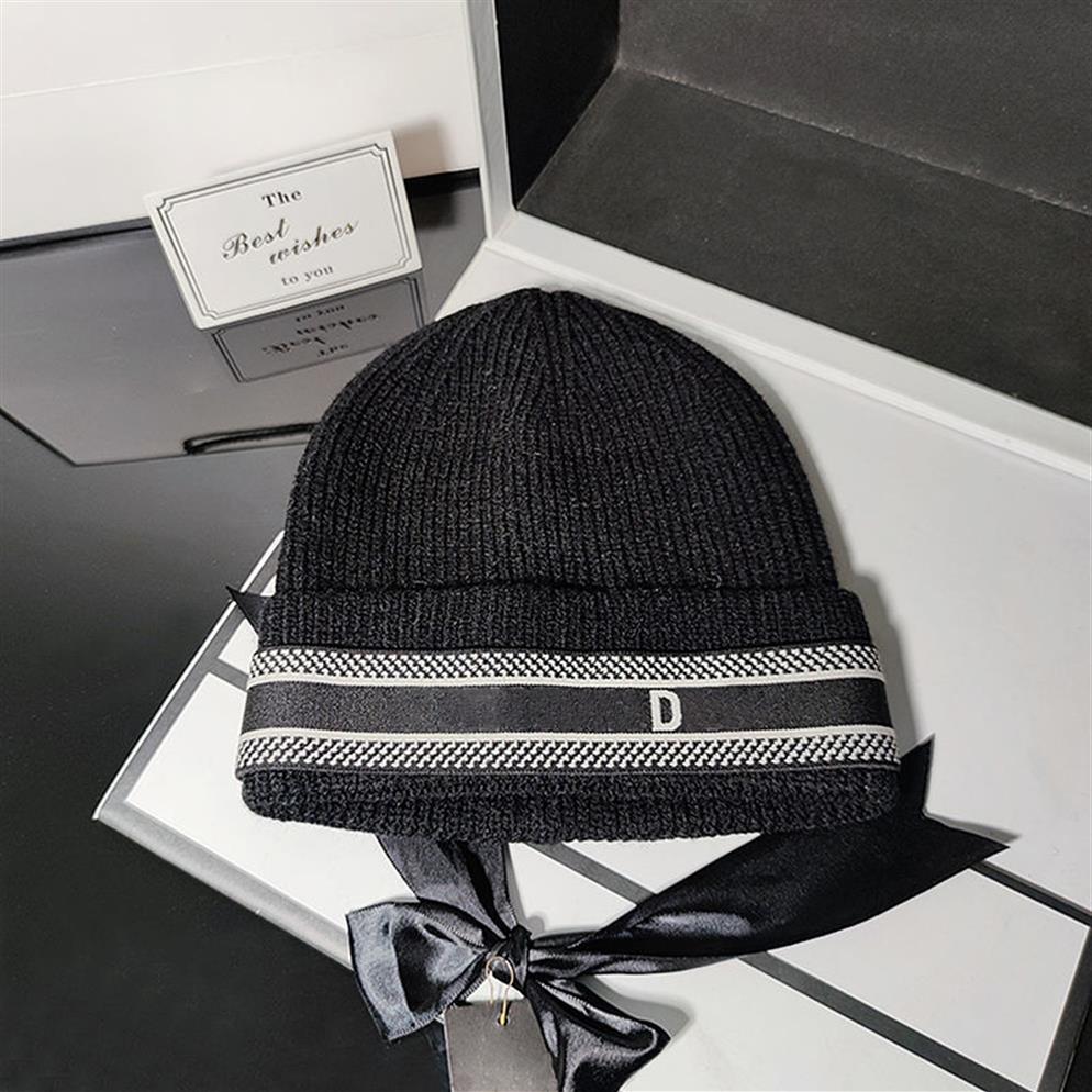 

Beanies Luxurys Designers beanie mens and womens warm winter hats snow travel Designer cap outdoor sun caps high quality 3 colors293v, Box