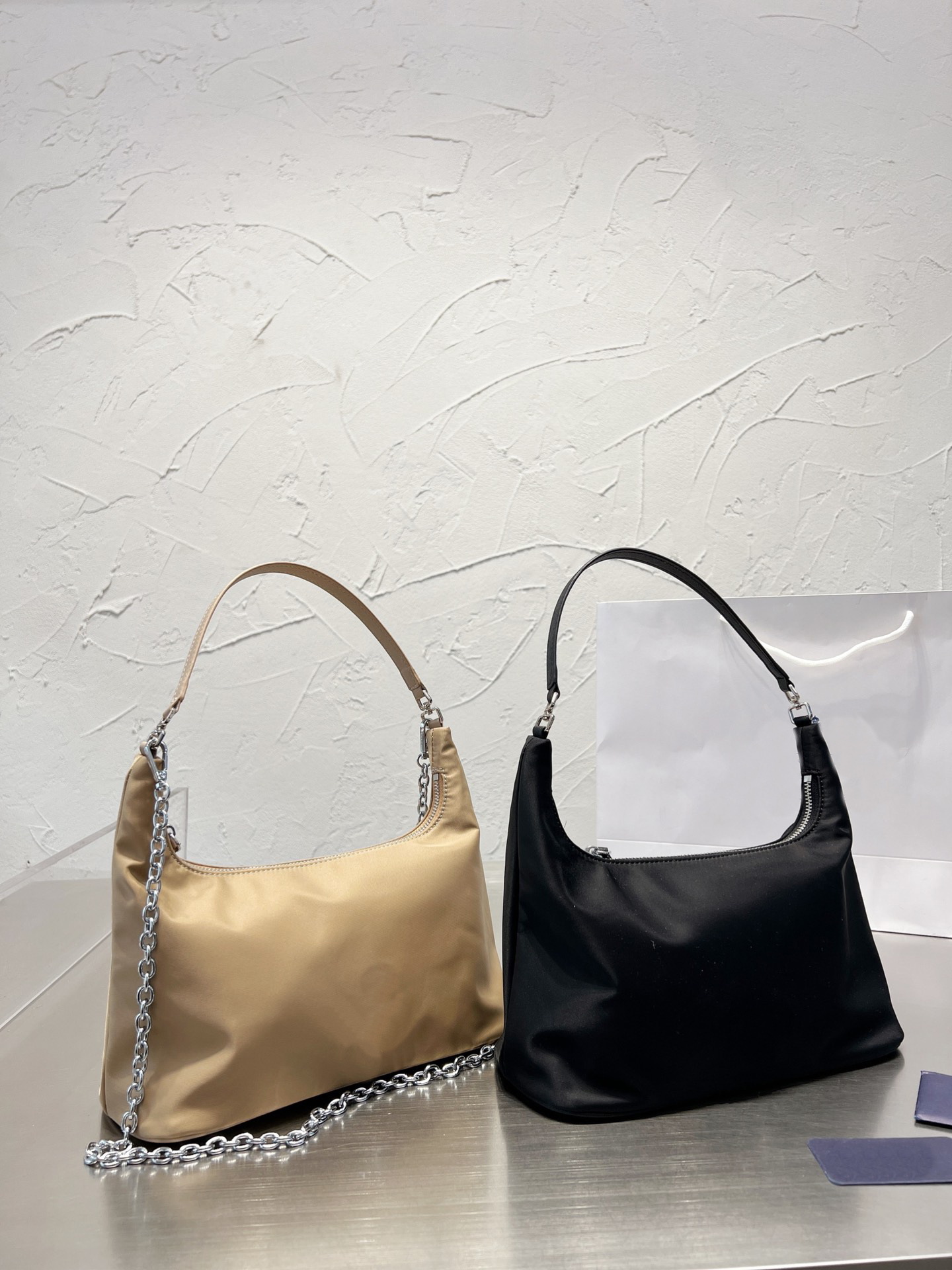 

TZ Women vegetable basket bag Elegant fashion versatile handbag Removable metallic chain crossbody bags Large capacity zipper closed shoulder handbags 25CM, Black