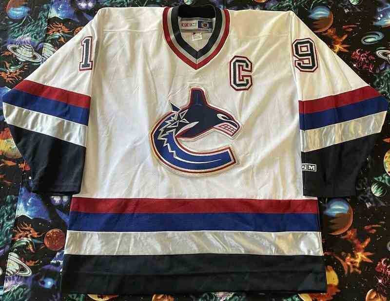 

New Jerseys Stitched Retro Cheap CCM Vancouver Cannucks Markus Naslund Hockey Jersey Mens Kids Throwback Jerseys, Same as picture