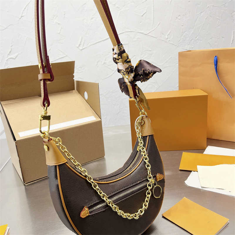 

women bag luxury wallet Croissant designer hobo cross body Cosmetic half-moon baguette underarm Handbag Metal Chain LOOP Bag Shoulder Bags M81098 handbags wallets, Floral