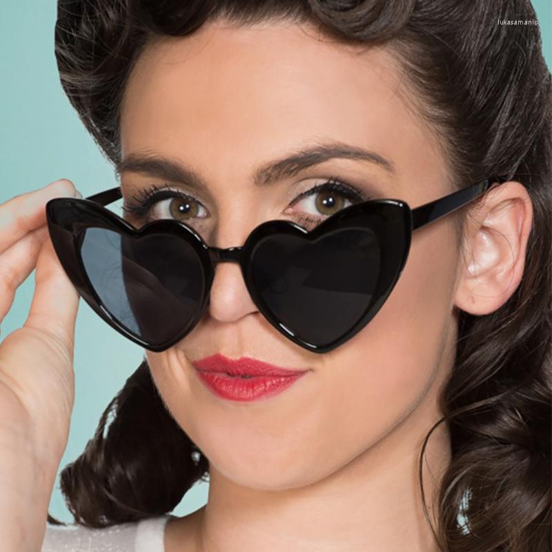 

Sunglasses Fashion Black Cat Eye Woman Love Heart Shape Vintage Sexy Big Frame Sun Glasses Travel Eyewear Rave Party Gift