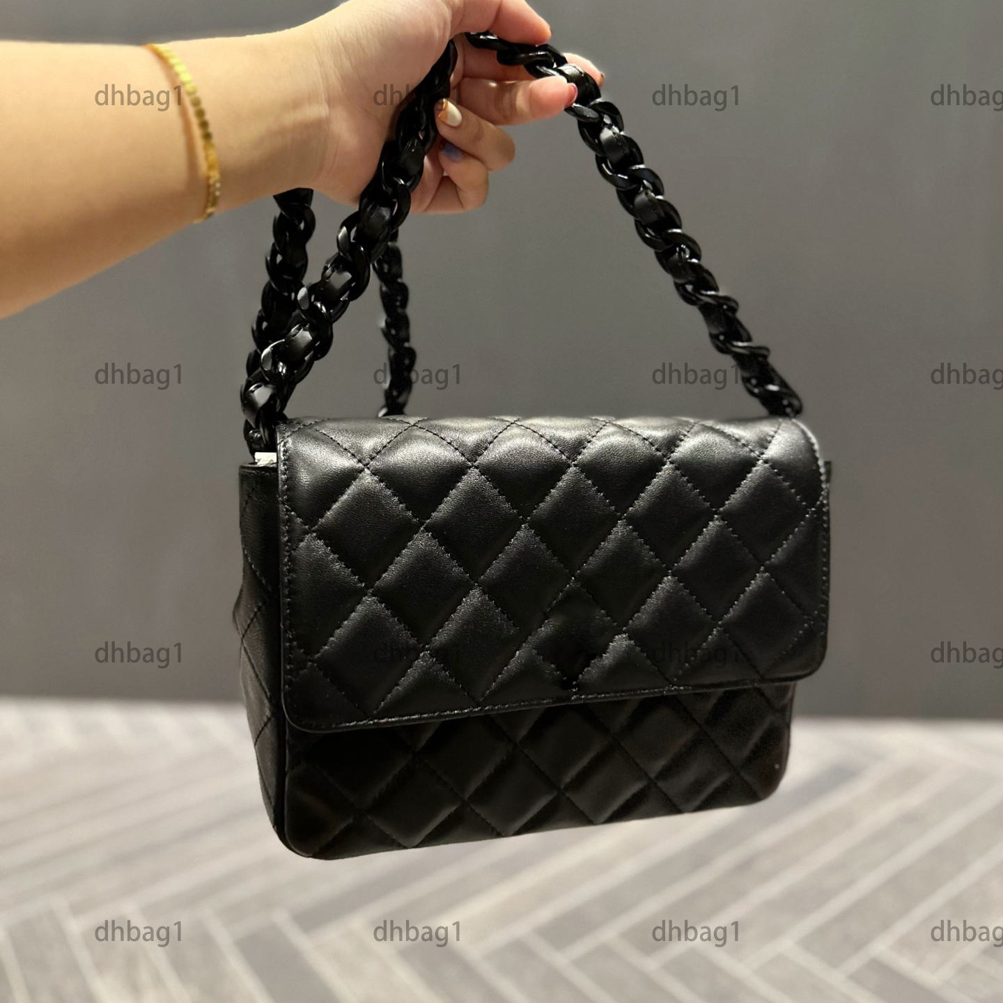 

Women Designer Classical Thick Chain Clamshell Black Diamond Lattice Handbags Multi-Pocket Cosmetic Card Purse Bag Casual One-Shoulder Crossbody Bag 23CM
