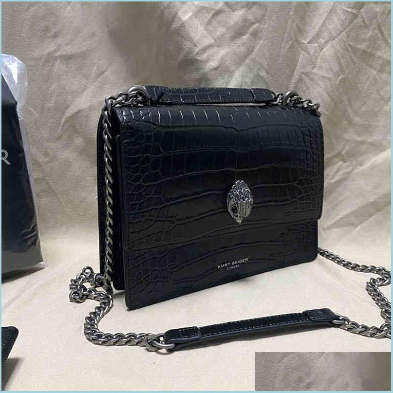 

Evening Bags Totes Kurt British Eagle Head Square Crossbody Bag Women Designer Cowe Fashionable Versatile Single Shoder Oblique Span Dhuak, Black--gold chain--20cm
