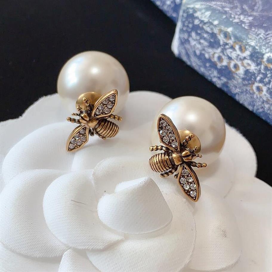 

Vintage Bees Earrings Studs Fashion Bee Back Pearl Earring Luxury Brand Jewelry High Quality Have Stamps for Lady Women Party Wedd260v