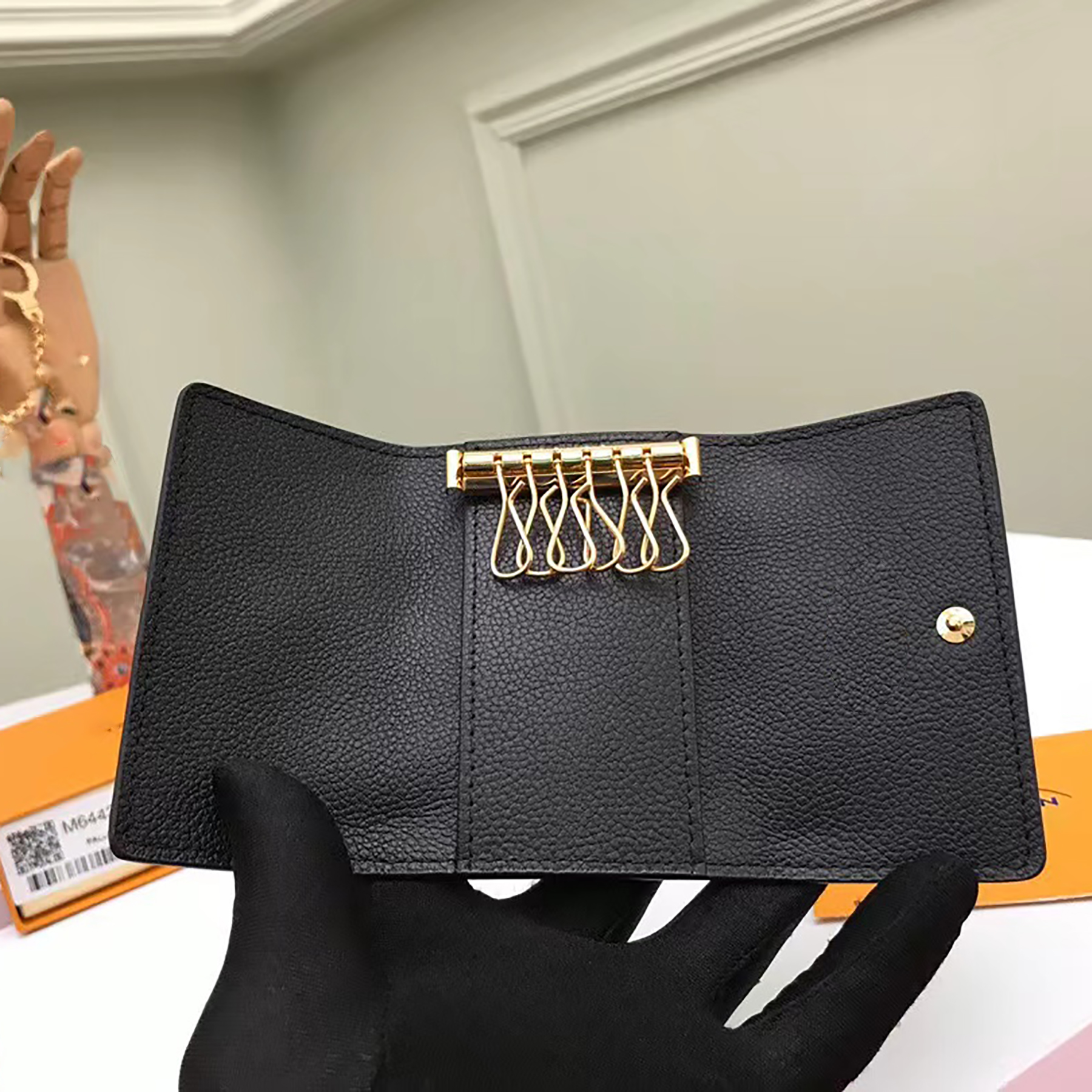 

custom link BACKPACK bags shoes clothes sunglass handbags crossbody wallet