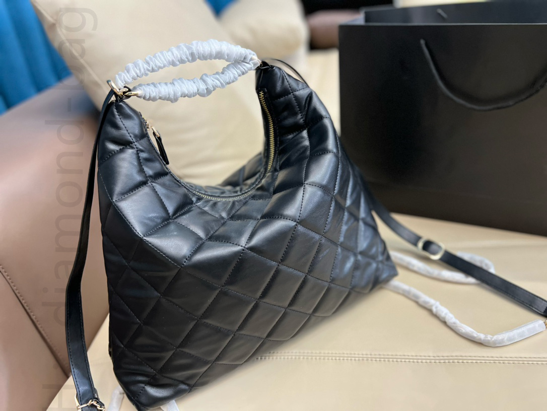 

Luxury Designer Maxi 22 Hobo Bag Large Capacity Handbag Womens Leather Quilted Black Purse Shoulder Bags Jumbo Underarm 2in 1 Quilted Totes