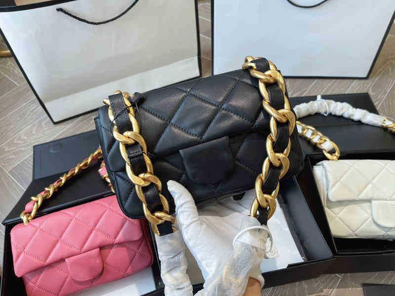 Sacs à bandouliers Nouveaux sacs de mode classiques petits volets en cuir authentique en cuir V-Stitch matelassé chaîne entrecouchée
