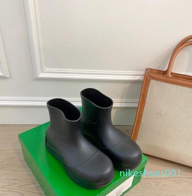 

women men boots platform candy color waterproof boot PVC rubber ankle sneaker Grass walking rain leisure thick sole shoe bottega, Black