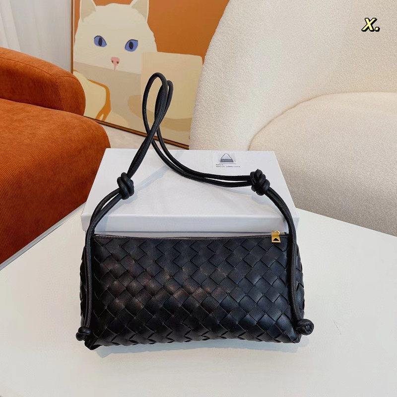 Tissé sac à main femmes mode sac à bandoulière 2022 nouvelle forme d'oreiller original 5A sac de créateur