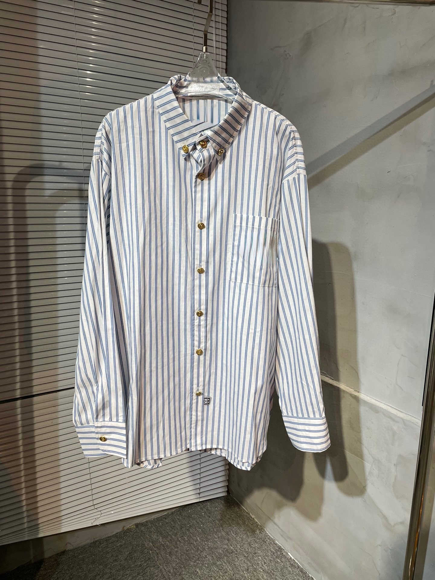 

Brand Women' Blouses Shirts new stripe shirt in autumn 2022 is a classic versatile style Easy leisure, Picture color