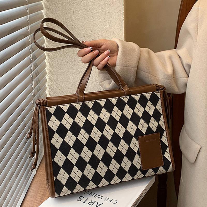 

Evening Bags Female Fashion Tote Winter Trend Checkerboard Plaid Shoulder Bag Luxury Lady Totes Large Capacity Zipper Shopper Handbags, Black