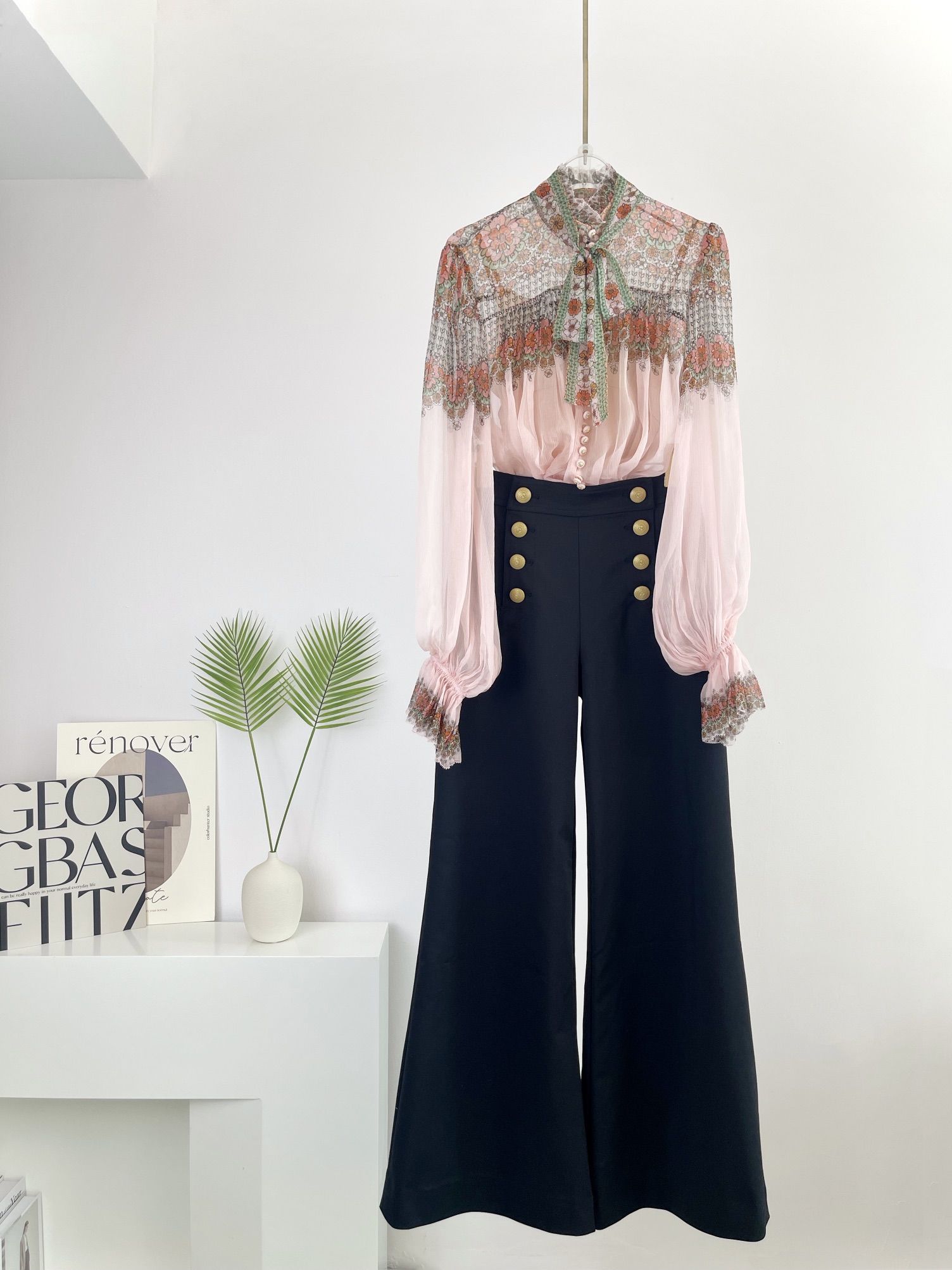 Chemises de chemisiers pour femmes automne et hiver 2022 Australian Designer conçu une nouvelle manche à manchette à col haut haut de gamme