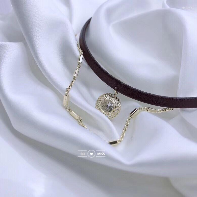 

Choker Fashion Trendy Chain Collar Hollow Crystal Round Pendant Necklace Women Girls Black Leather Chocker Jewelry