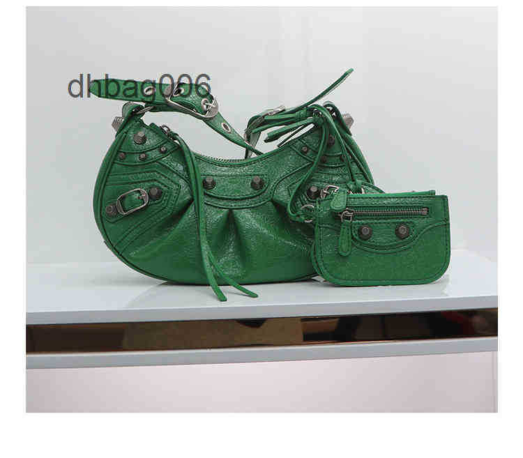 

2022 Leather Le b Home Designer Cagole Bags Women's Balencalgas Locomotive One Fold Armpit Single Shoulder Messenger Bag Gjh8, Black large oil wax skin (33cm)