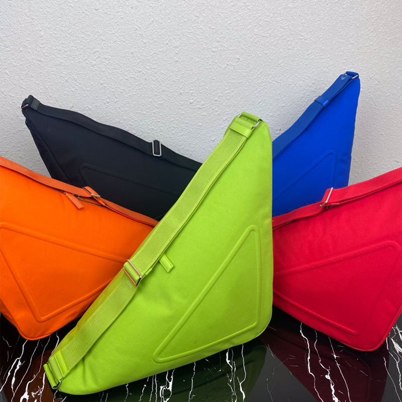 

Luxurys designer tote bag large capacity real leather bags Top 5A Handbag 2V007 Mens or womens Shoulder triangle bag, Freight compensation