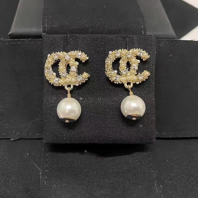 

Luxury Designer Charm Earrings Women Girl Brand Letter Ear Studs AAA Quality Fashion Design For Ladies Girls Wedding Party Jewerly Earring