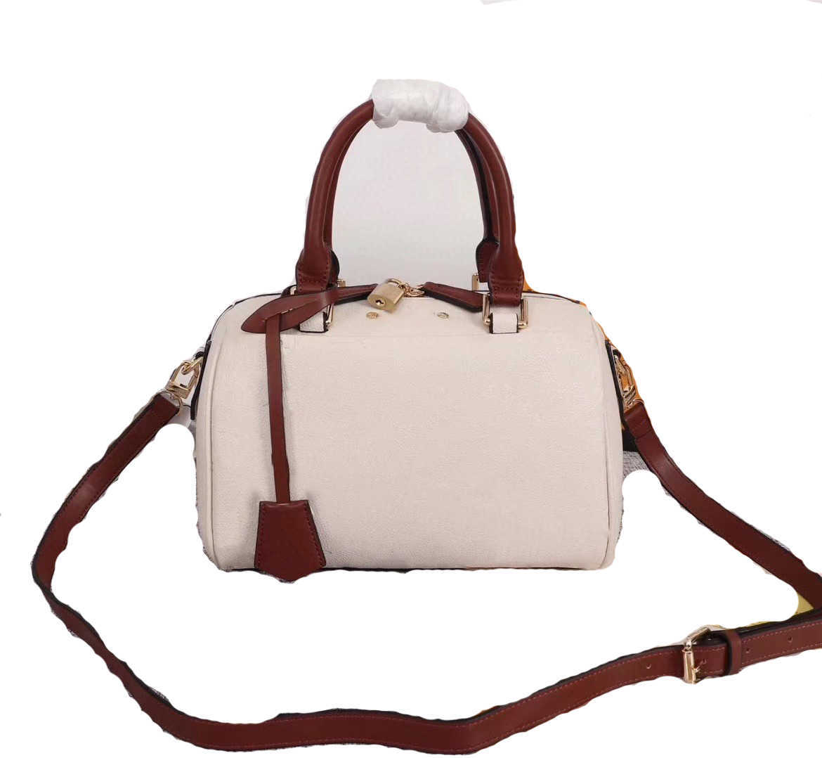 

Highh Qualityy Fashion Luxurys Shoulder Bag Onthego Medium Tote Women Designers Handbags by the Pool Monograms Embossing Messenger Designerz5eh, Red