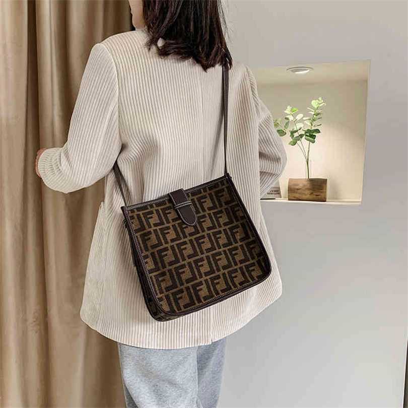 

70% OFF 2023 Designer bag women's of trend messenger with capacity single armpit simpleM4L4, Khaki