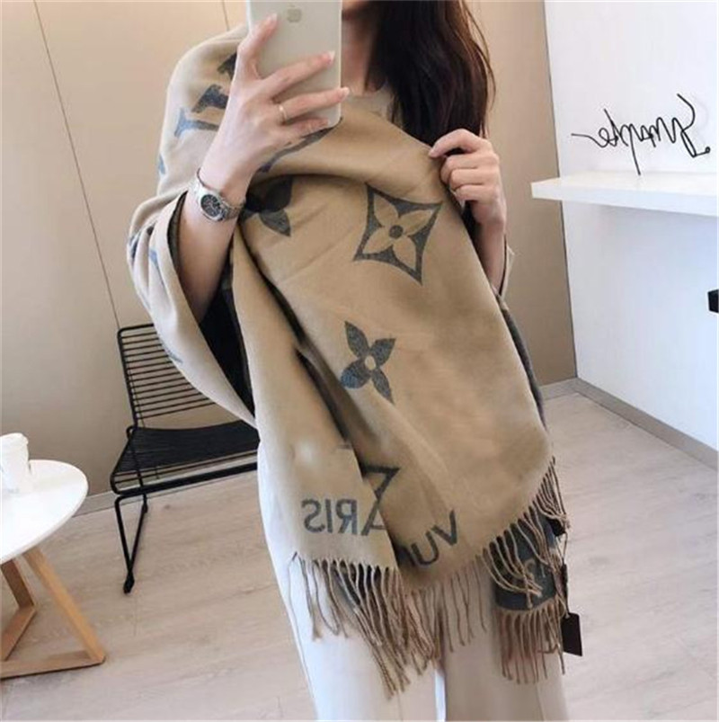 

2022 New Luxury V Scarf Cashmere Thick Shawl Women Long Winter Wram Pashmina Wraps Hijab with Tassel Bufanda Foulard 2022