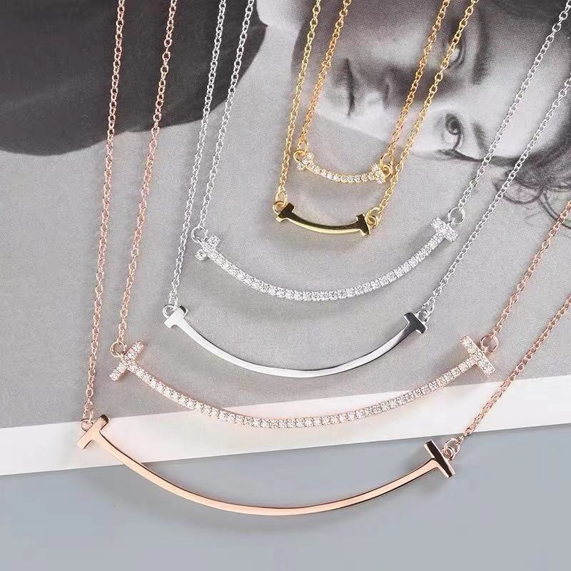 

Original blue box Fashion Brand T Pendant Smile Necklace Womens love Couple Diamond Designer Jewelry on Neck Christmas Gifts for women love necklaces smile charm