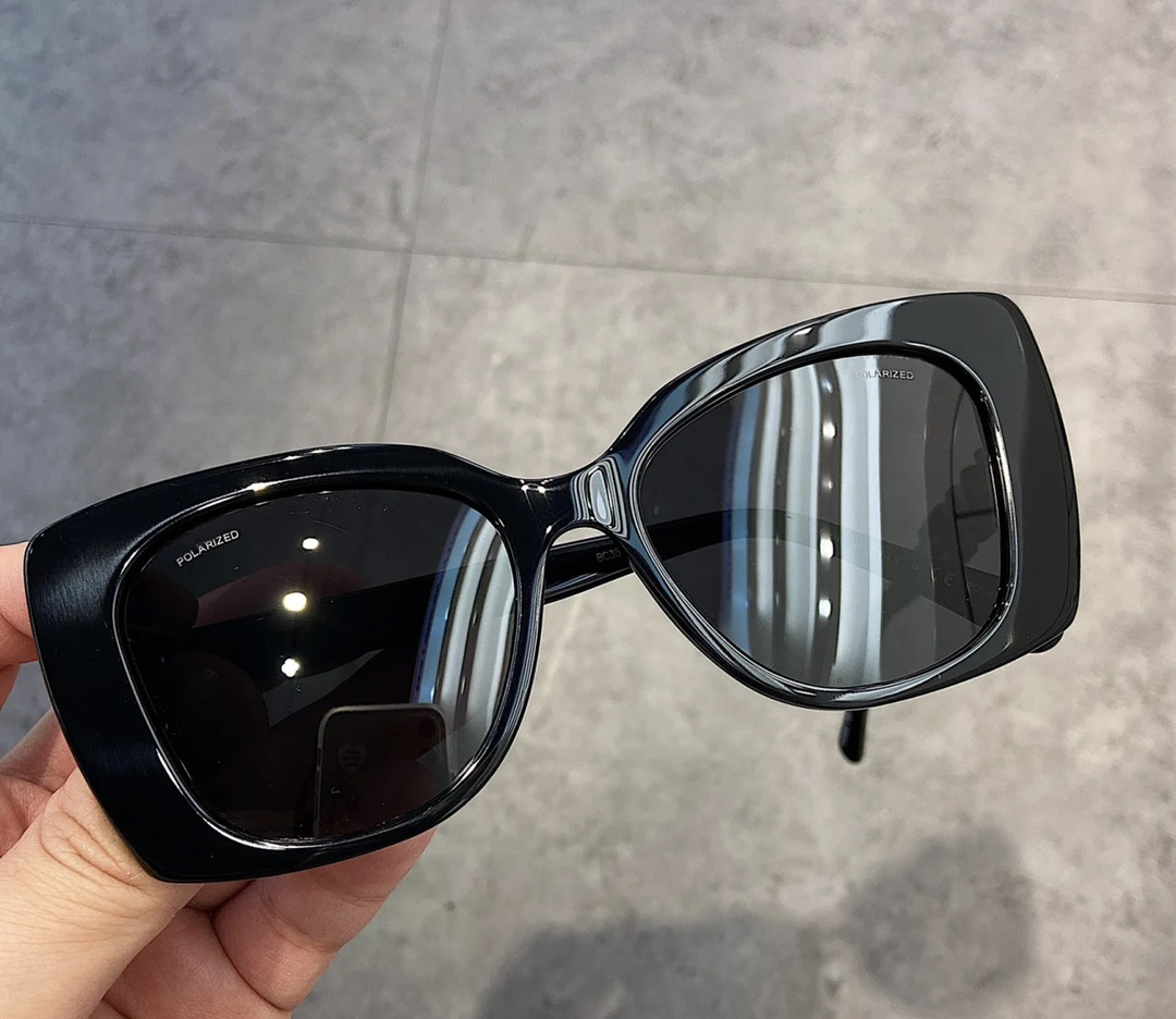 

Women 5422 Polarized Sunglasses Black/Stones Design Sun Shades Eyewear with Box