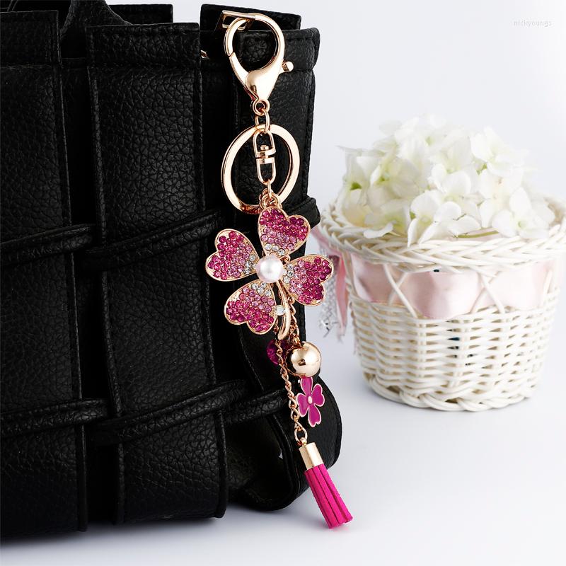 

Keychains EASYA 2022 Flower Shaped Leather Keychain Luxury Beautiful Wedding Gifts For Guests Commercial Wholesale Items