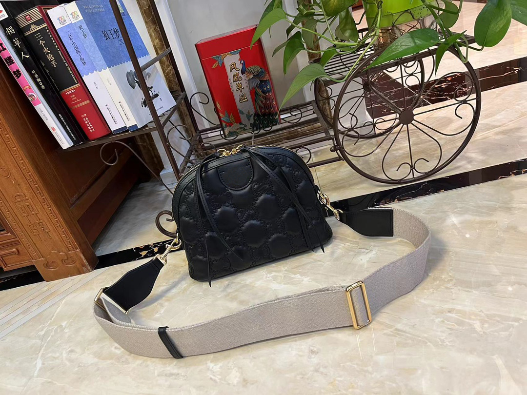 

2022 Designer Luxury Shoulder Bags Shell Bag Removable Shoulder Strap 700029, Green