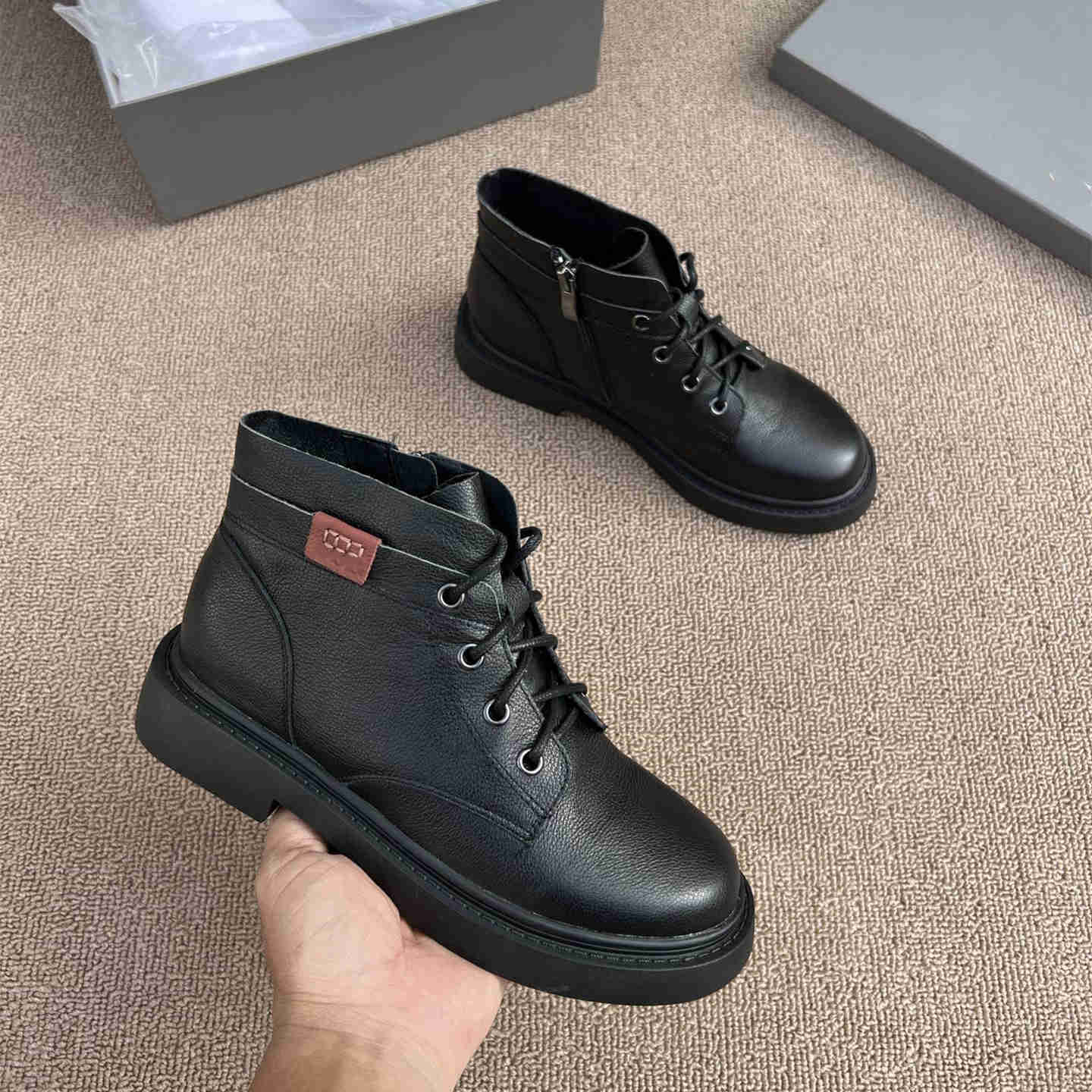 

Autumn and Winter New Martin Boots Women's Low top Motorcycle English Style Zipper Casual Versatile Middle duty Boots, Black