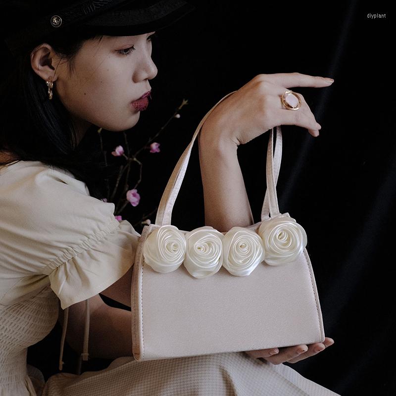 

Evening Bags Women Totes Floral Shoulder Luxury Apricot Vintage Handbag Fashion Small Wedding Purse 2022 Ladies Gift, Black