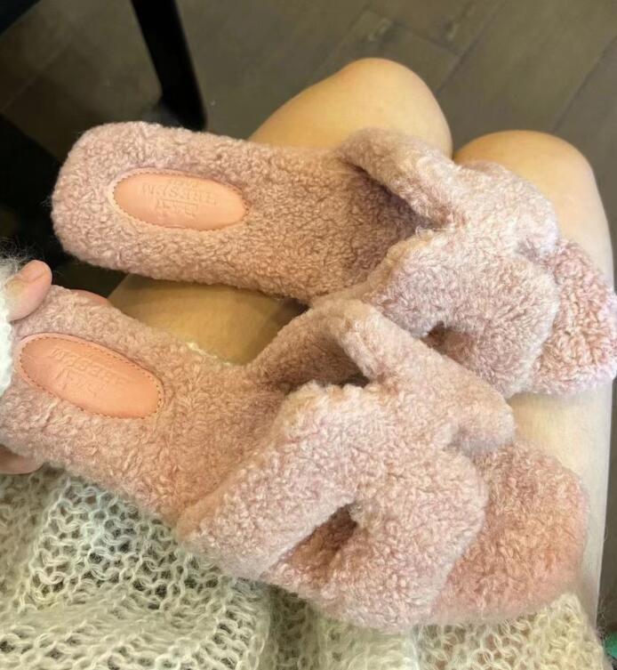 

Designers Women Soft Slippers Woolskin Sheepskin Insole Slides Winter Luxury Plush Fur Oran Sandals Rubber Sole Flat Slipper