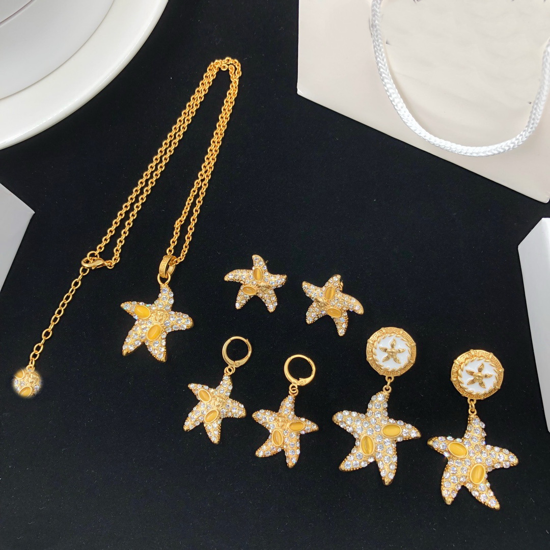 

Fashion Designed Necklaces Bracelet Earring Starfish Pendant Sea Travel Holiday Style Banshee Medusa Head Portrait 18K Gold Plated Designer Jewelry 11, Golden