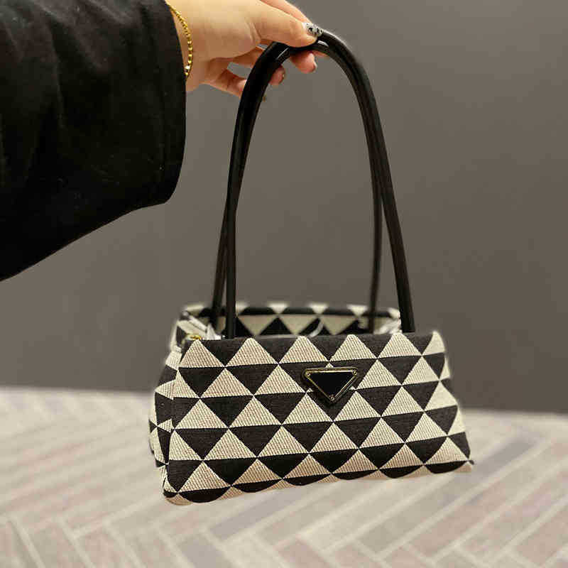 

Evening Bags Totes Pbag The Tote Bag Triangle handbag Canvas Designer Bags Women 5 colors Hand-held Shoulder Bag Classic design Crossbody Fashion Purses, Prabag-beige